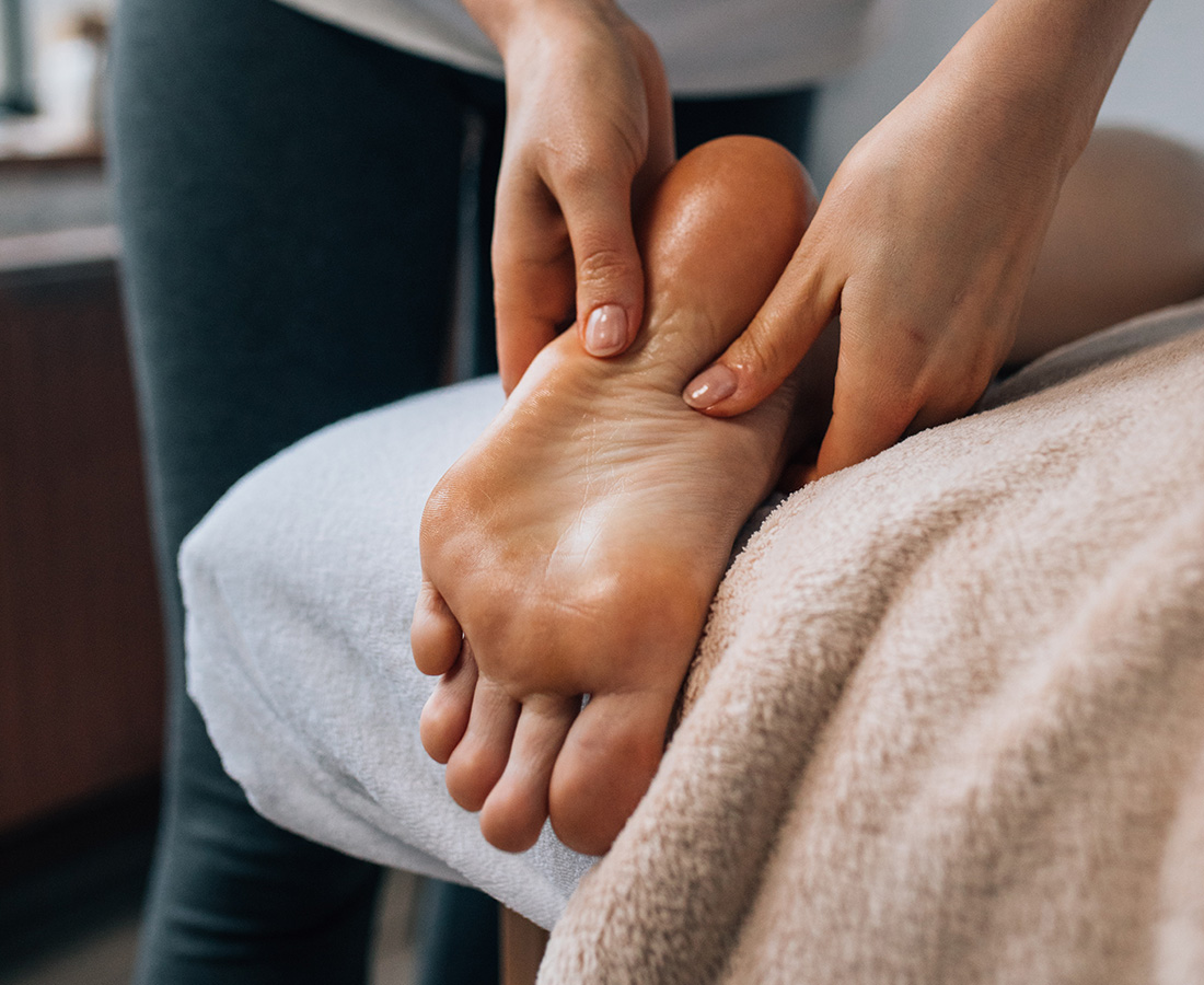 Fußreflexzonenmassage bei Kopfschmerzen: Die Wirkung und Anwendung